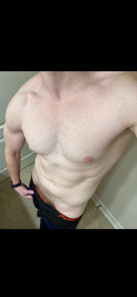 Str8guyMightTry OnlyFans Picture