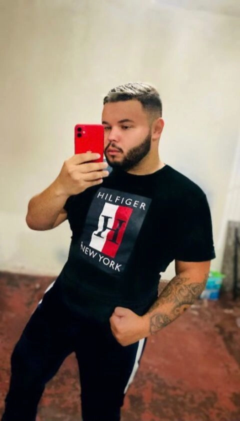 Theo Medeiros OnlyFans Picture