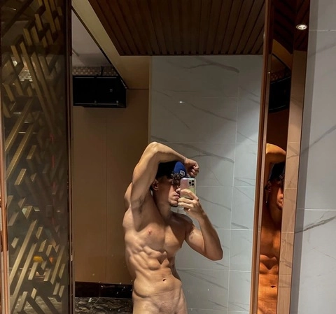 Papi Juancho 🤴🏻 OnlyFans Picture