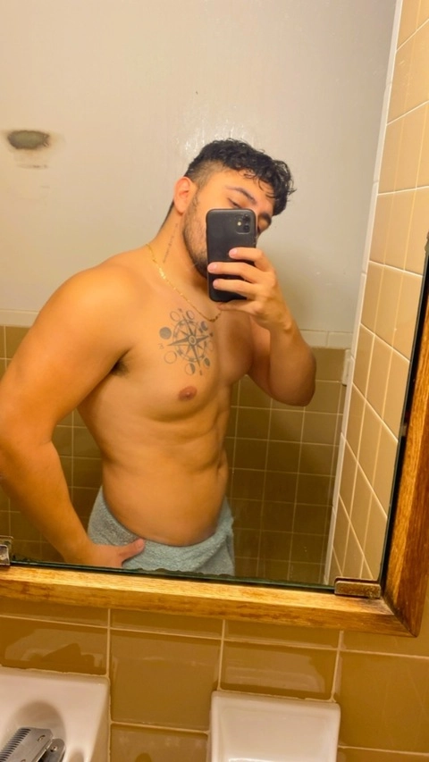 Carlos OnlyFans Picture