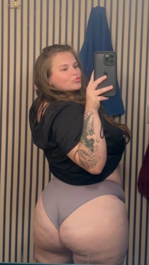 ur fav mama luvy OnlyFans Picture