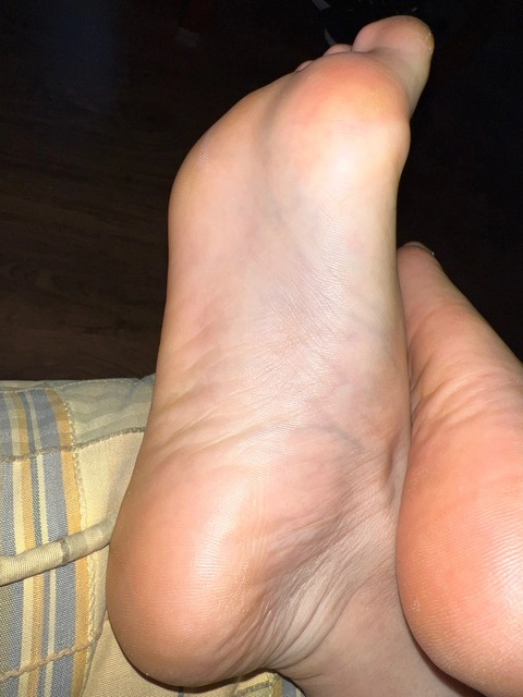 Miss Pies🫶🏻🦶🏻 OnlyFans Picture