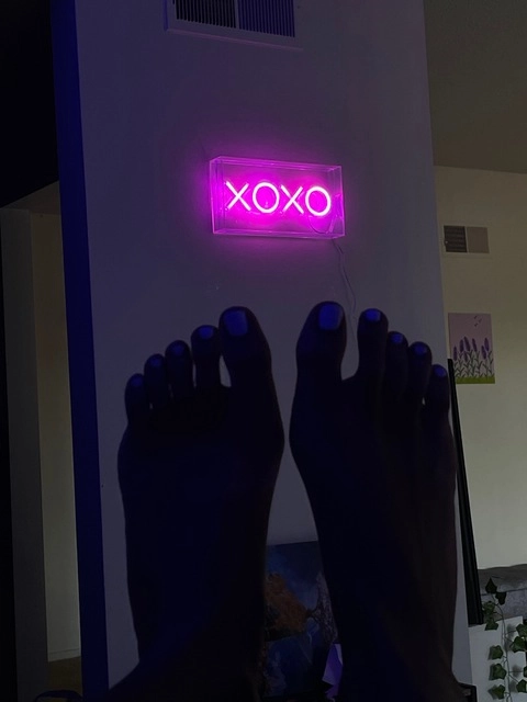 xoxo feet