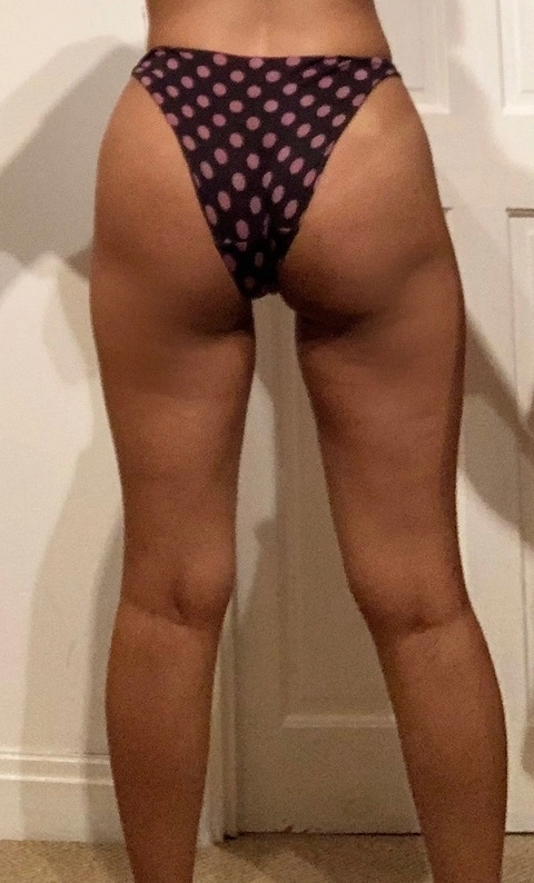 Wanna Touch My Buns 🍑 OnlyFans Picture