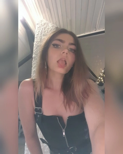 NotRedHead GF OnlyFans Picture