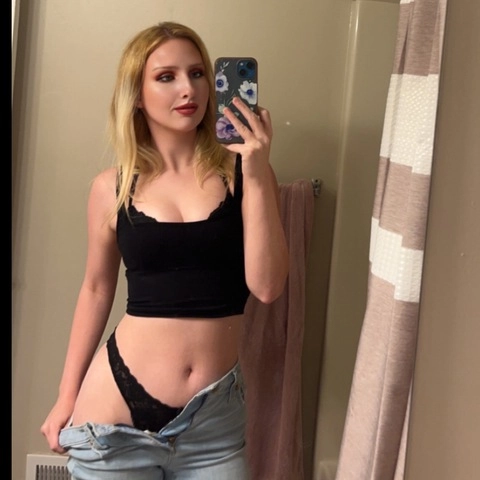 Freya Maeve OnlyFans Picture