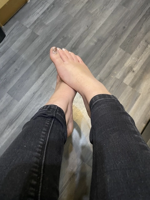 Feet Fetish Faye OnlyFans Picture