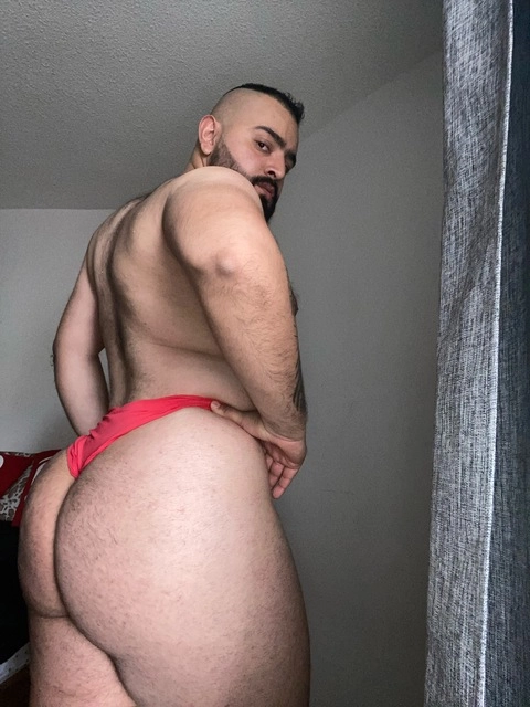 Roberto Nevarez OnlyFans Picture