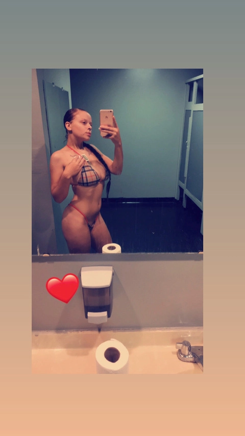 Kiara OnlyFans Picture