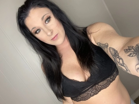 Logan Ray OnlyFans Picture