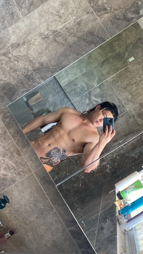 Just ur average asian OnlyFans Picture