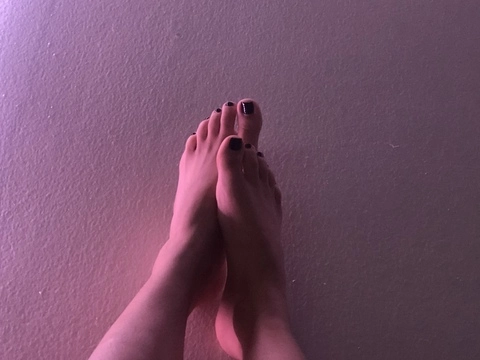 toes OnlyFans Picture