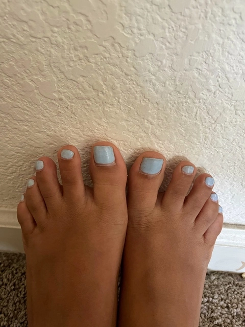 petitefeet31 OnlyFans Picture