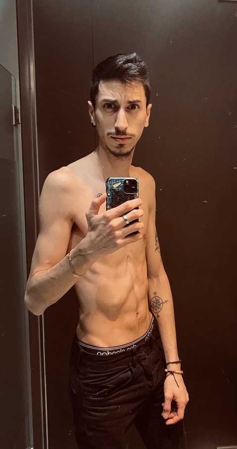 Slim OnlyFans Picture