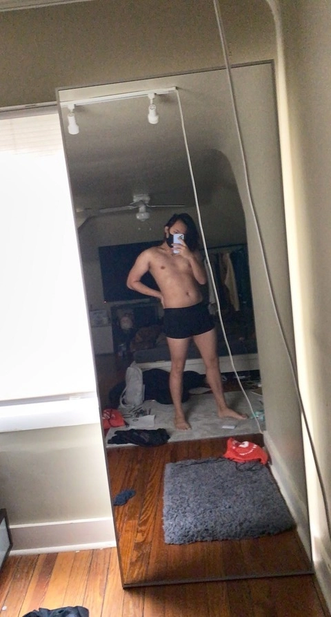 Kenny Vu OnlyFans Picture