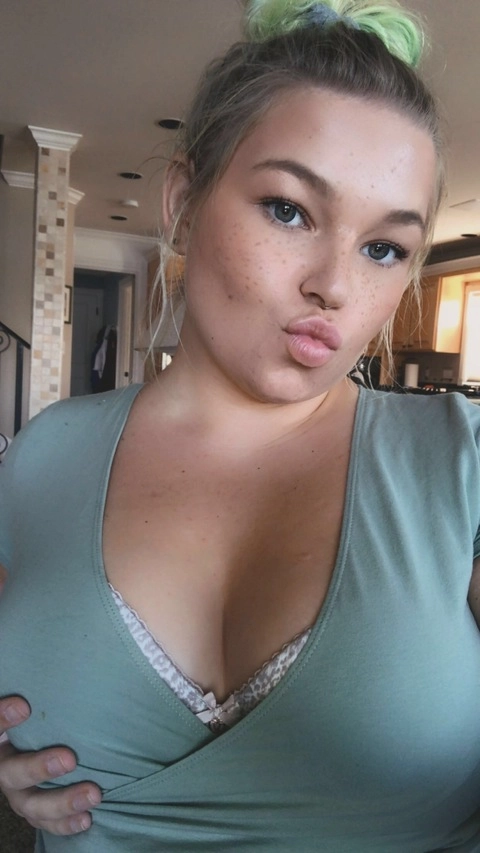 Leah OnlyFans Picture