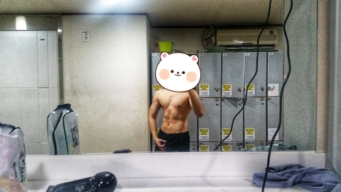 Sexy muscle Korean OnlyFans Picture