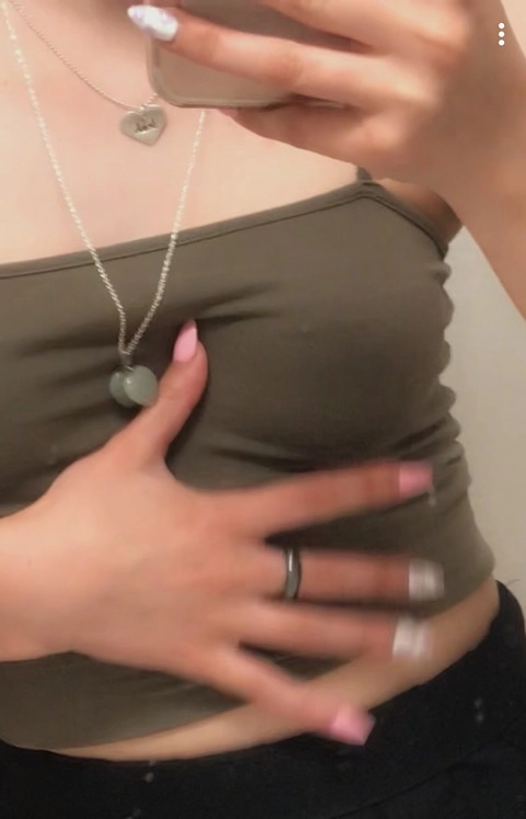 leah OnlyFans Picture