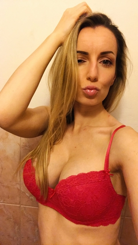 💯🍓💋 Shaky Pussy Lips 💋🍓💯 OnlyFans Picture