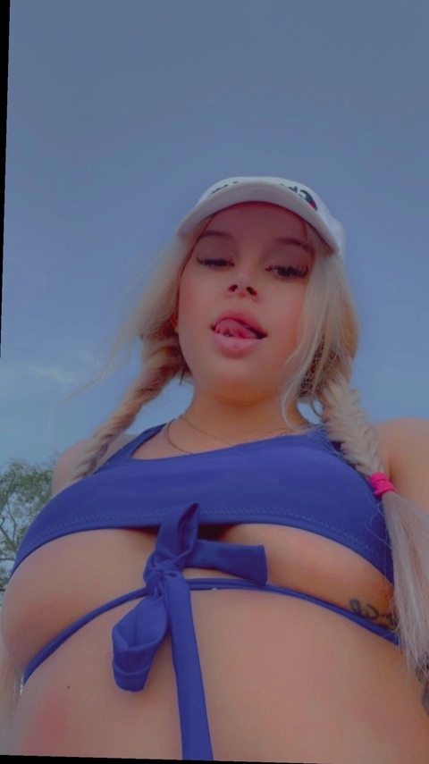 Trixie girl OnlyFans Picture