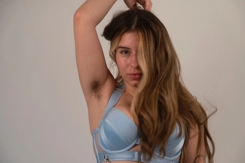 Chloe Kreams | Huge Bush & Hairy Armpits OnlyFans Picture