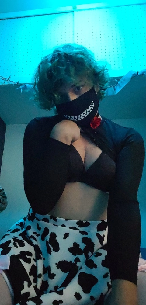 Fembee OnlyFans Picture