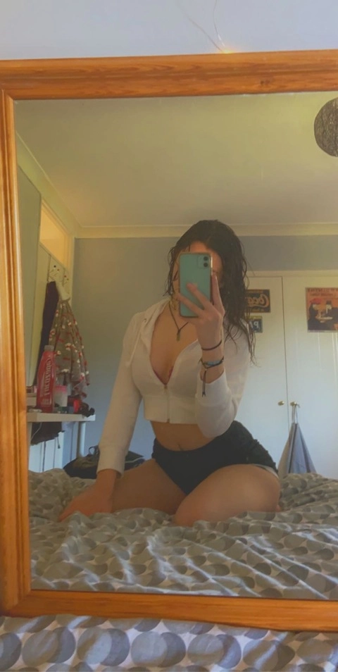 BarelyLegal OnlyFans Picture