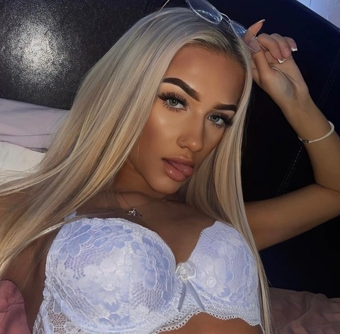 Julia 💗 OnlyFans Picture