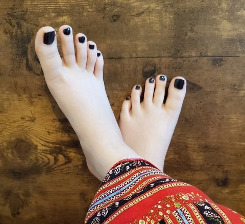 Colonel's favorite feet ♥