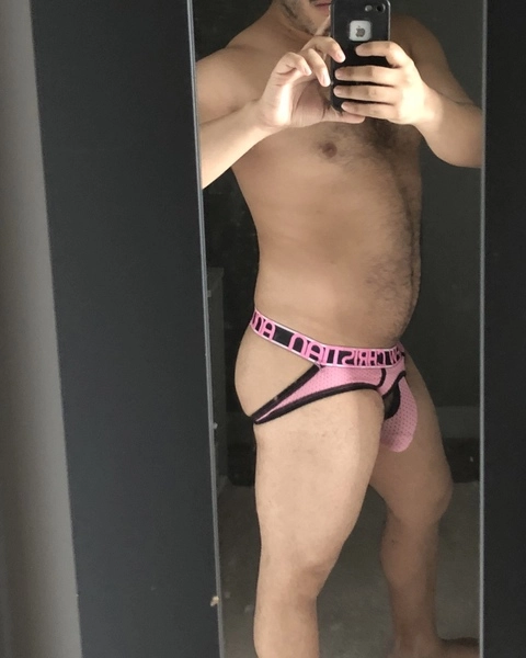 latinxxx2u OnlyFans Picture