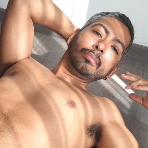 Ojos negros, piel canela OnlyFans Picture