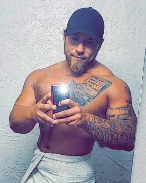 Raynorshine OnlyFans Picture