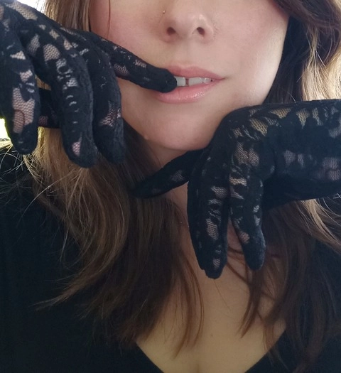 BendyThumbsNZ - Hands ? & Gloves ? OnlyFans Picture