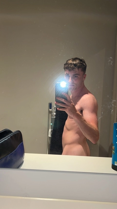 elmsytwink OnlyFans Picture