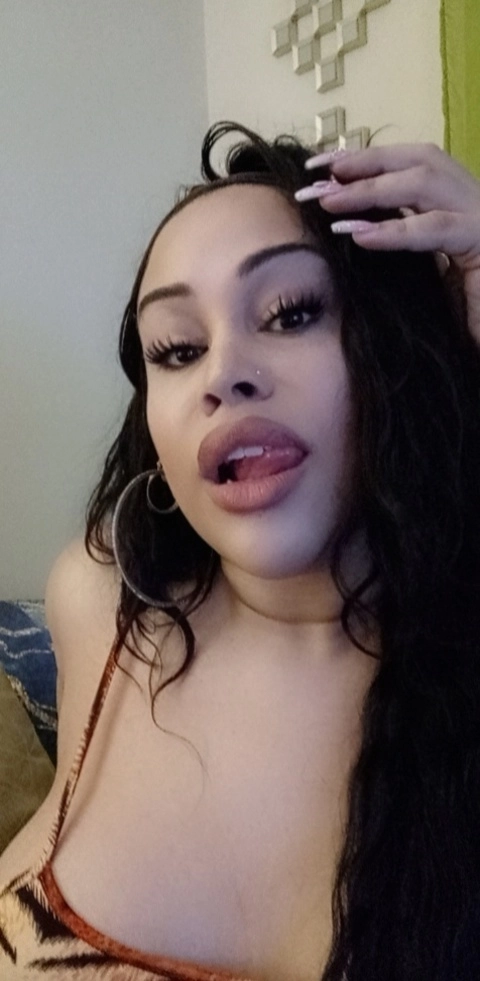 MemarieLayne OnlyFans Picture