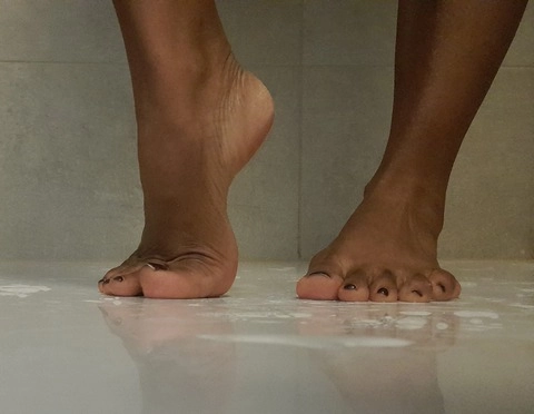 Chocolate Foot Queen OnlyFans Picture