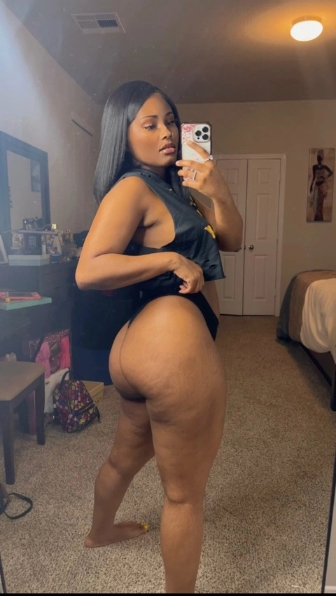 Mesha 🧚🏽‍♀️ OnlyFans Picture