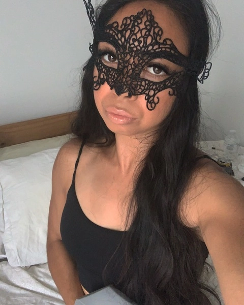 Masked Muscle Mom ♡ ? ∞ OnlyFans Picture