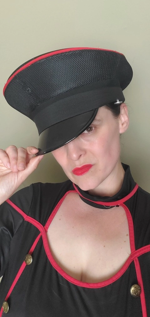 Mistress Slate OnlyFans Picture