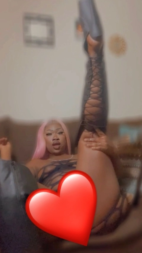 BadderXpink OnlyFans Picture