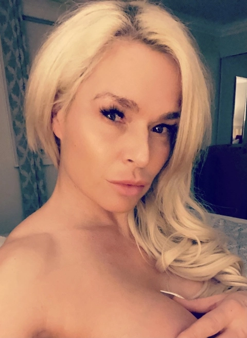 AuroraB OnlyFans Picture