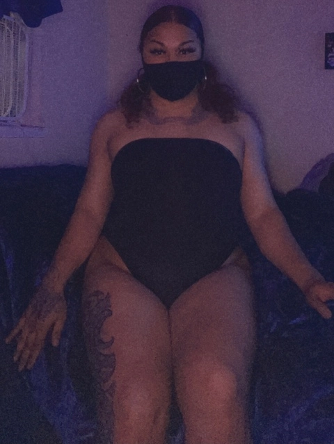 𝓜𝓪𝓬𝔂 𝓽𝓱𝓮𝓮 𝓐𝓶𝓪𝔃𝓸𝓷 OnlyFans Picture