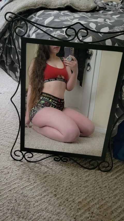 Ariel Kat OnlyFans Picture