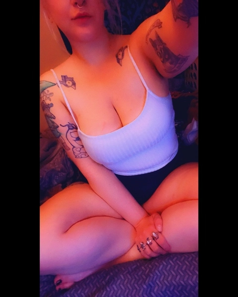 MarlynneMarie OnlyFans Picture