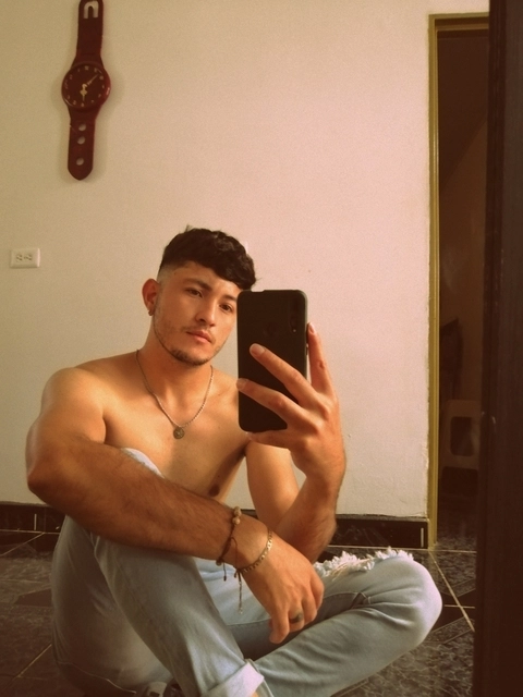 santiago jaramillo OnlyFans Picture