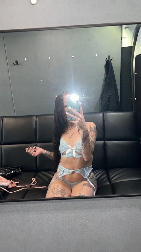 Riley jade ✨ OnlyFans Picture