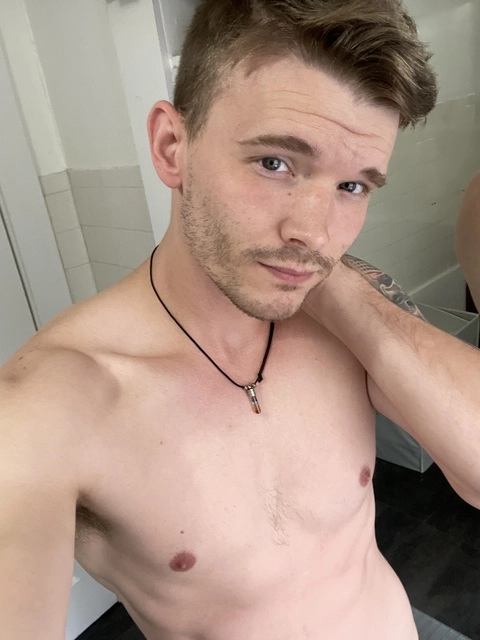 BrennenXL OnlyFans Picture