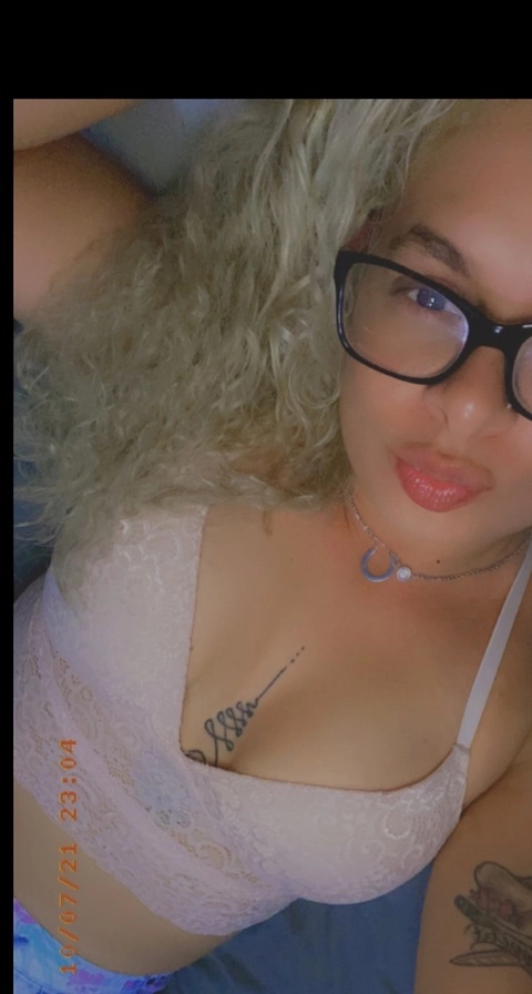 Betzmarie Santiago OnlyFans Picture