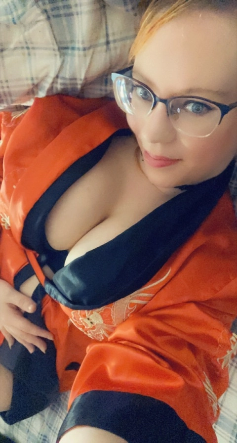 Busty Geek OnlyFans Picture