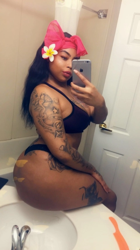 Carmel Nicole OnlyFans Picture